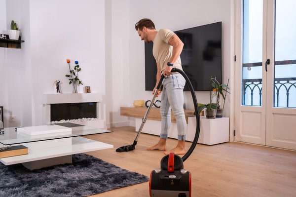 Aspirateur poussière et eau professionnel : nettoyage efficace et rapide